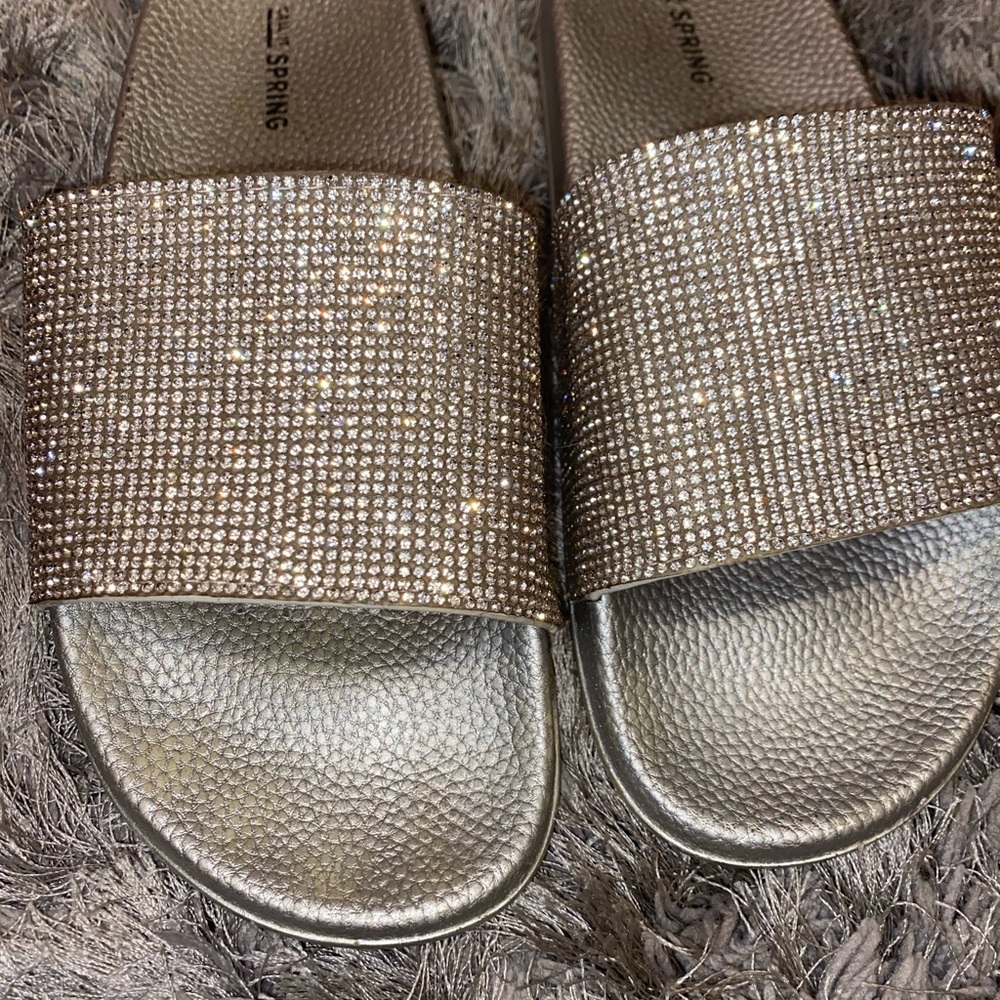 Slip ons